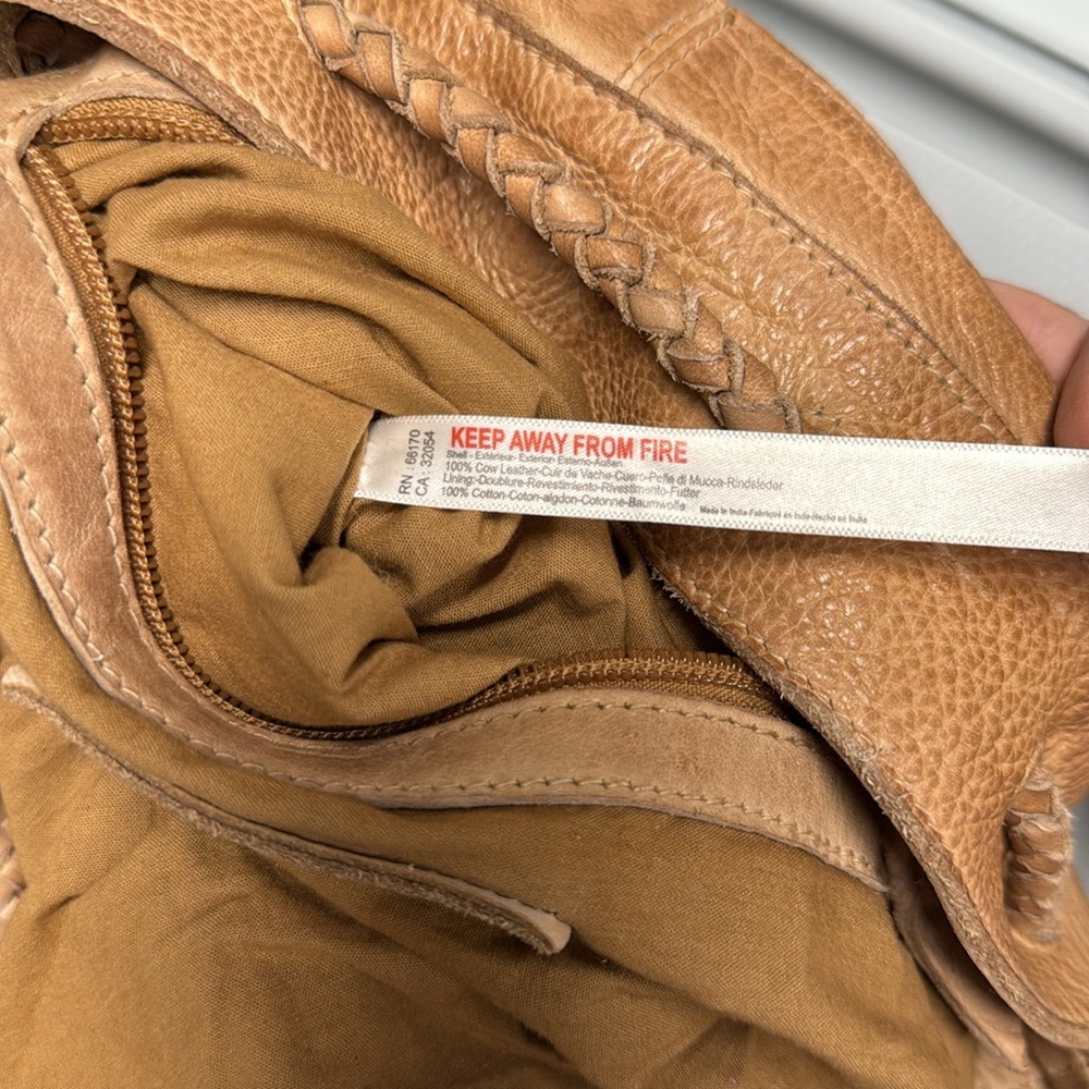 Free People Balera Del Mar Bucket Bag in Caramel NWT - Picture 10 of 10